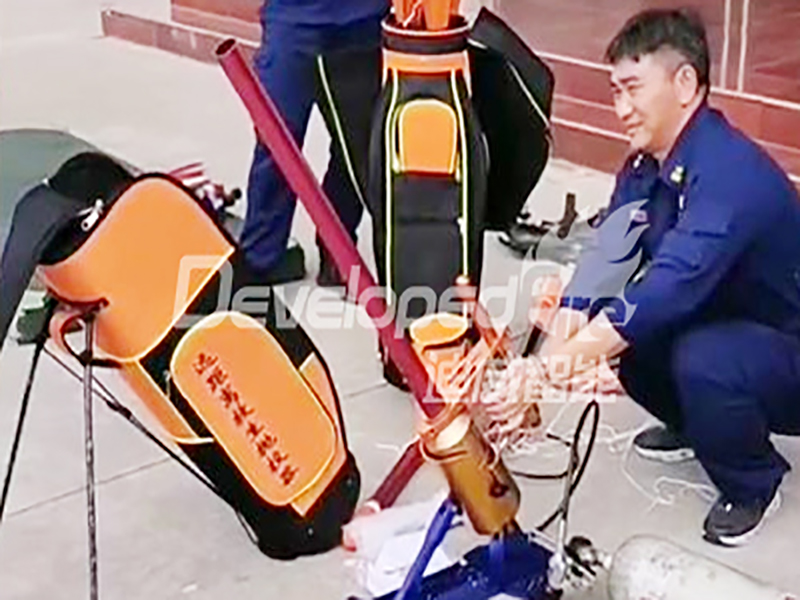 Զ������Ͷ��